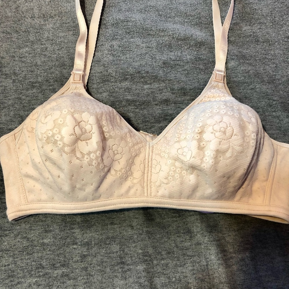 MEDELA NURSING BRA SIZE 36C